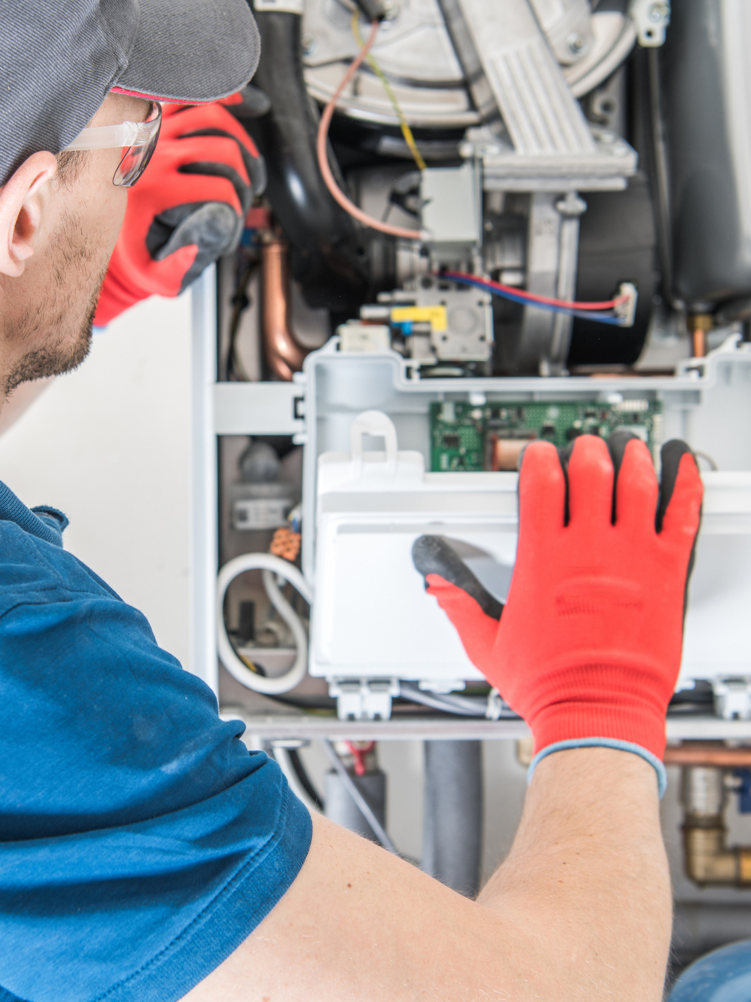 gas safe engineer near me Kings Hill, ME19